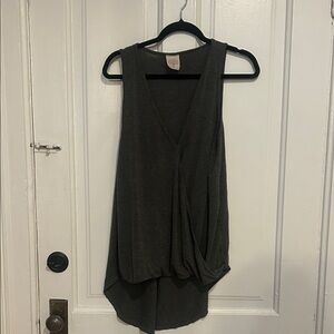 Sleeveless Draped High-Low V-Neck Tank Top - Dark Gray